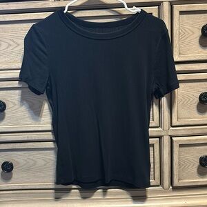 - tight short sleeve tee